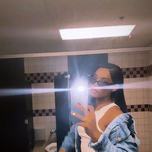 Meet your Posher, Senaii